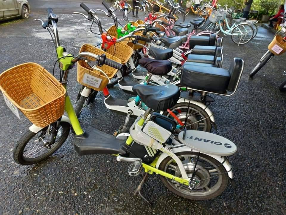 歡樂自行車店內的電動單車實車